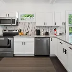Charming 2 Bedroom Bungalow With Wifi And Ac In Lovely Atlanta