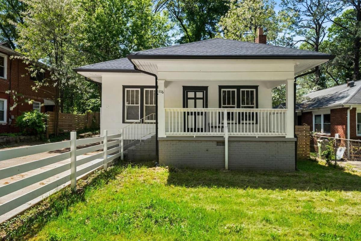 Charming 2 Bedroom With Wifi And Ac In Lovely *